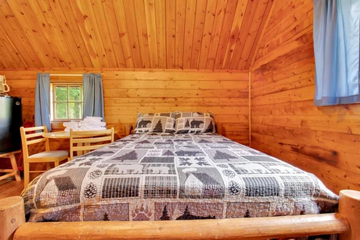 Lovely Rustic Cabin In Bloomington Eksteriør billede